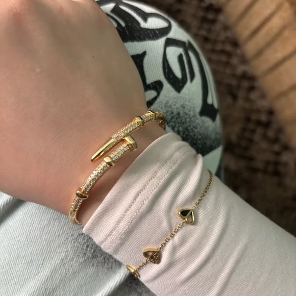 Just Un Clou Nail Gold Crystal Elegant Bracelet - Picture 11 of 11